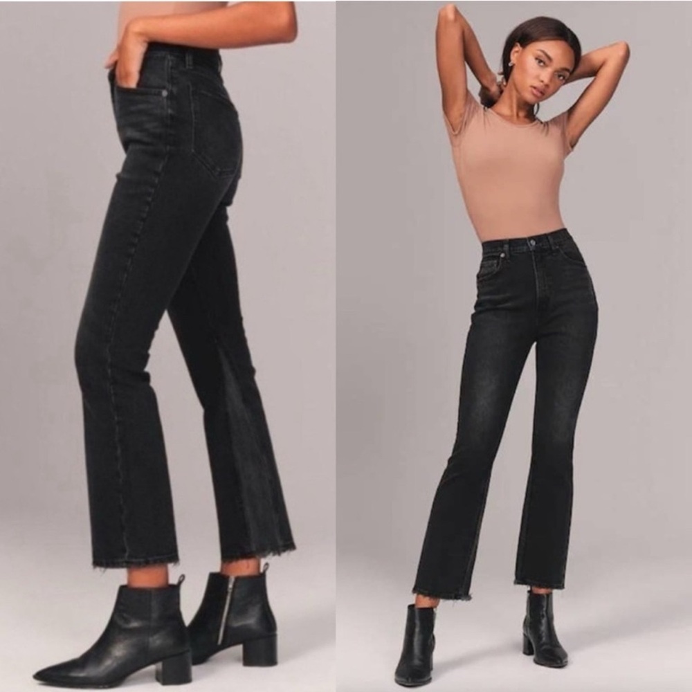 Abercrombie and Fitch The Kick Flare Ultra High Rise. Size 28/6s.